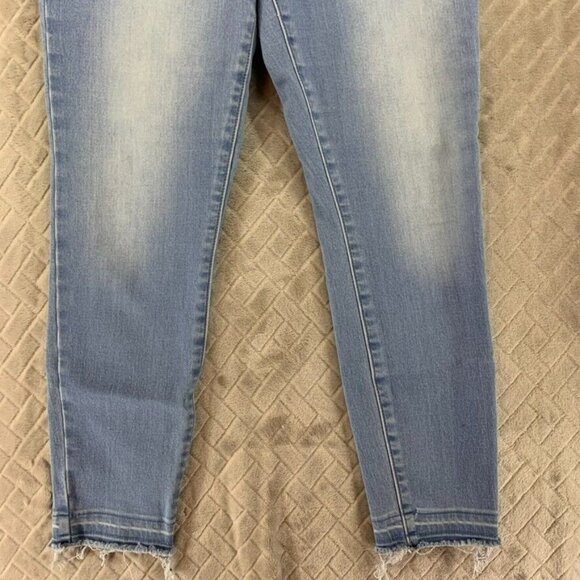 Old Navy Womens 8 Denim Jeans Blue Skinny Secret Soft Light Wash Raw Hem Stretch - Picture 3 of 13